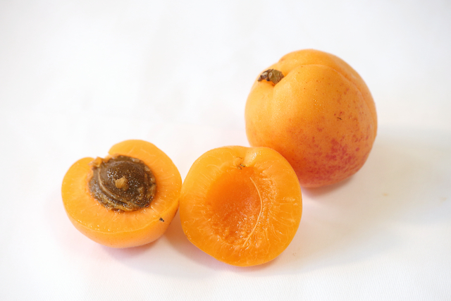 あんずの美味しい食べ方は？そのまま食べる方法から人気アレンジまで紹介